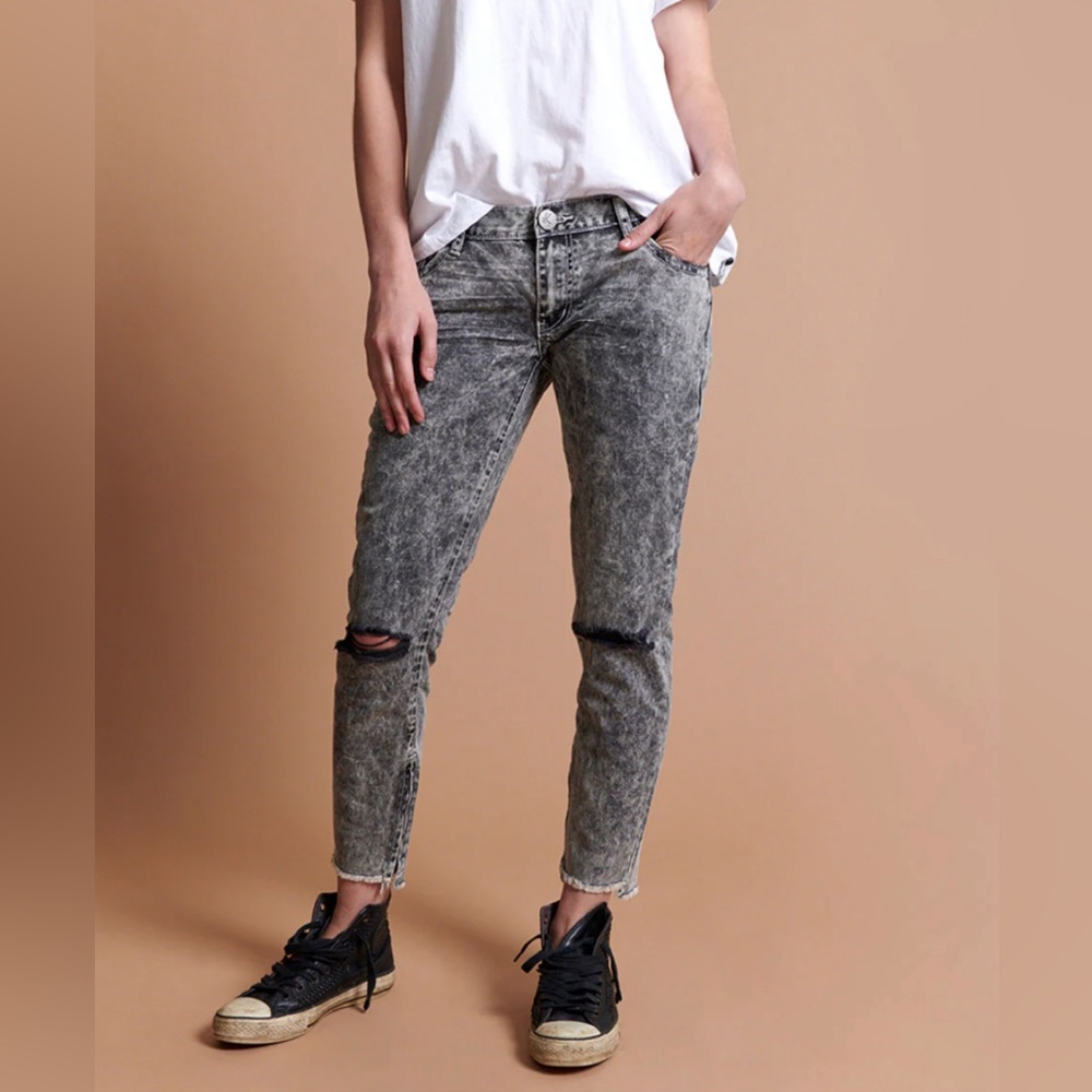 NWOT GREY SOCIETY FREEBIRDS LOW WAIST RIGID SKINNY JEAN